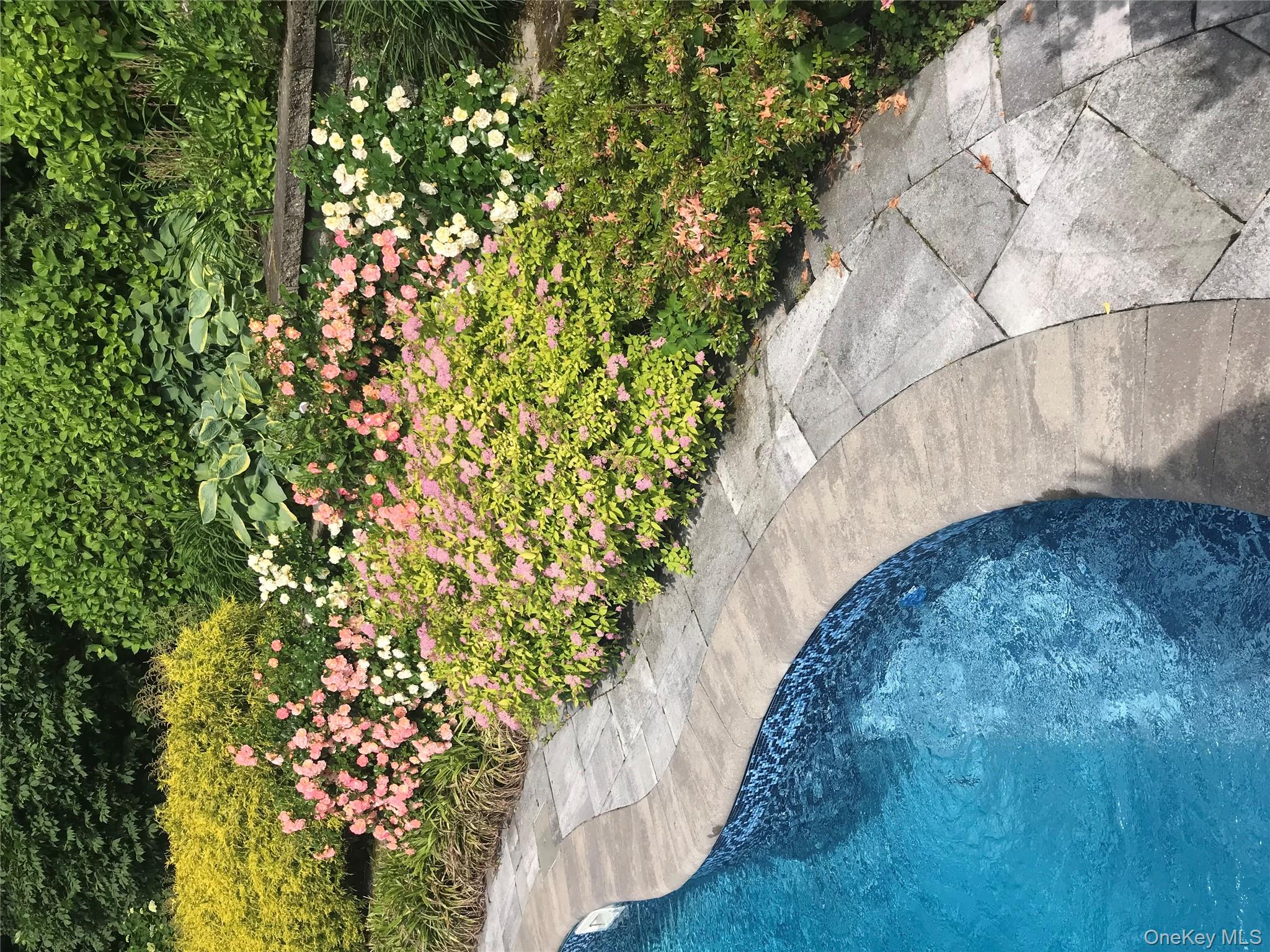 27 Mohring Bay Court, Bayville, NY 11709