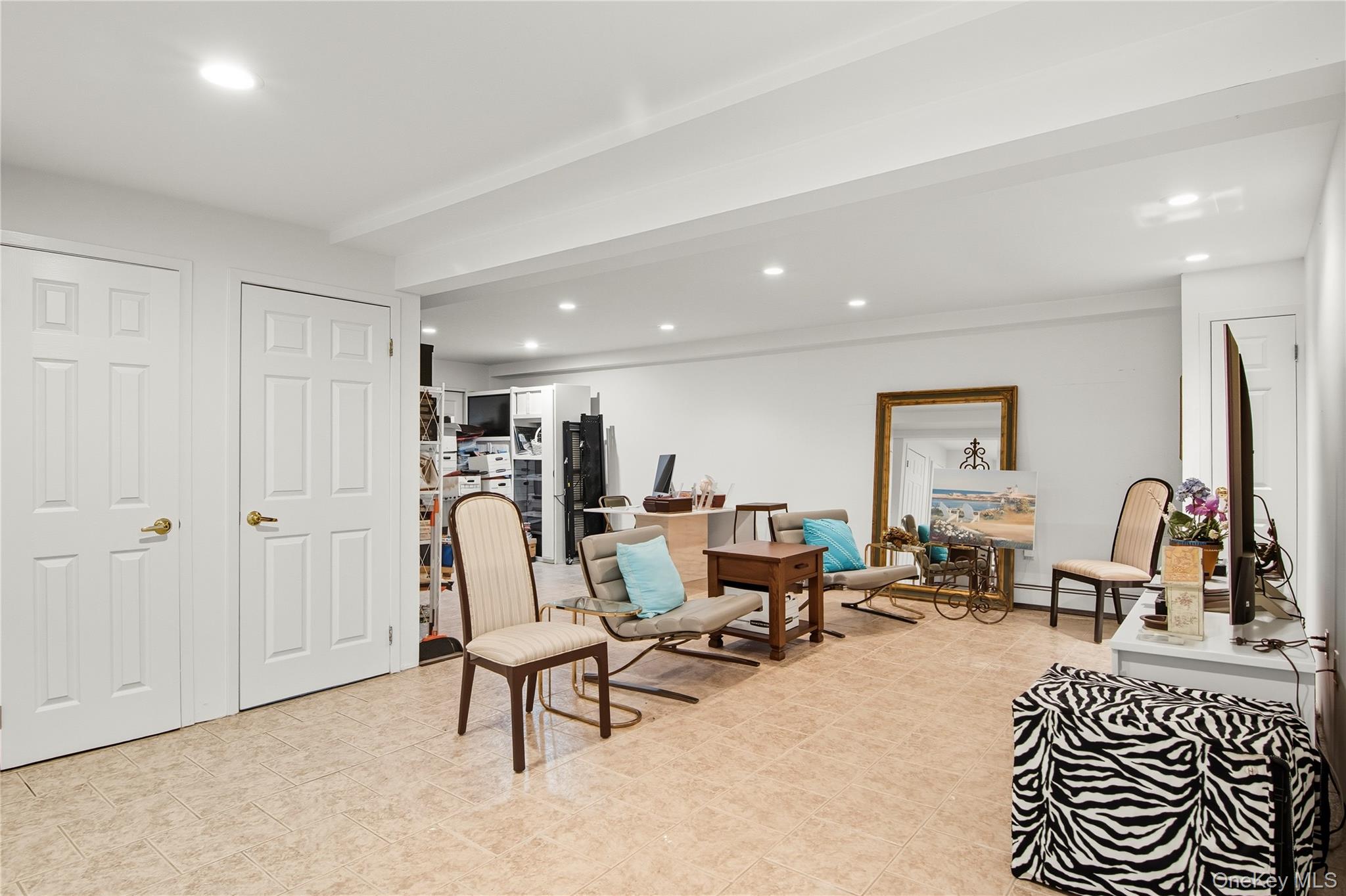 27 Mohring Bay Court, Bayville, NY 11709