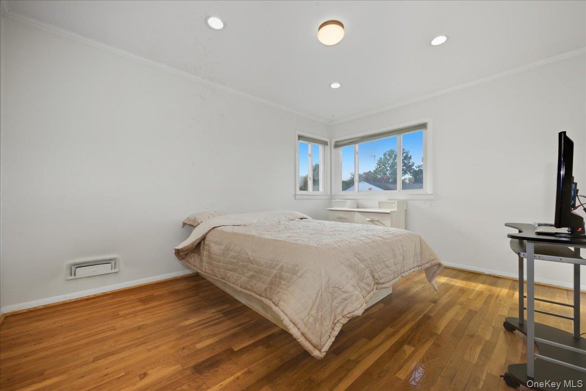 1982 Stratford Drive, Westbury, NY 11590