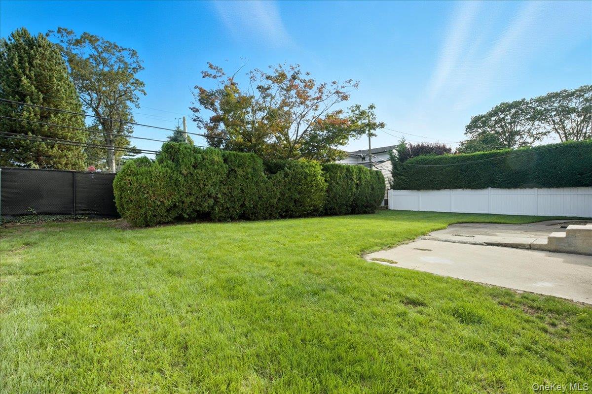 1982 Stratford Drive, Westbury, NY 11590