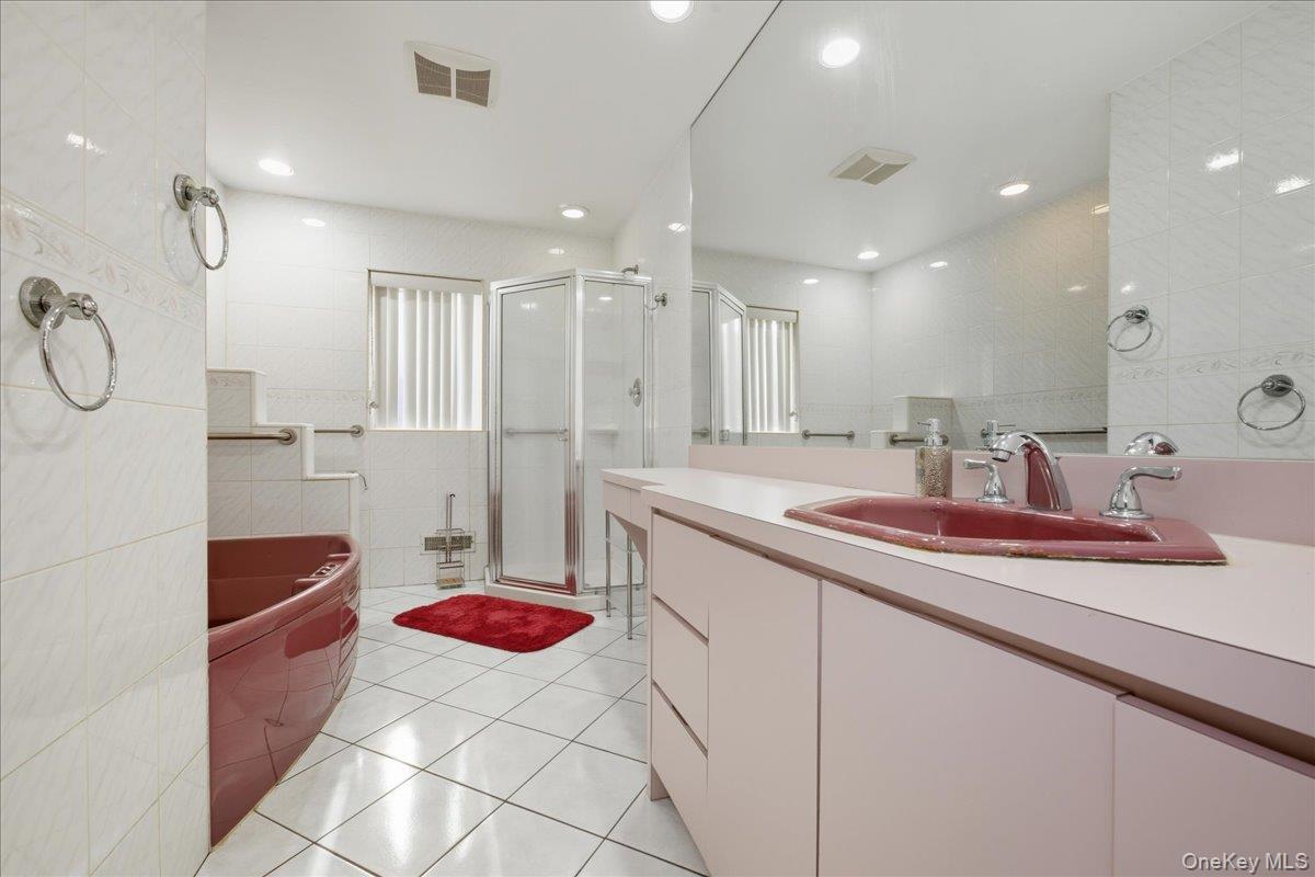 1982 Stratford Drive, Westbury, NY 11590