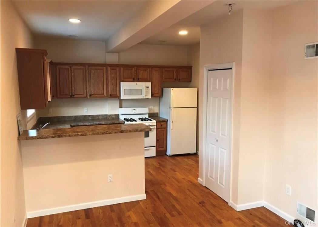 10 Burnside Avenue, Congers, NY 10920