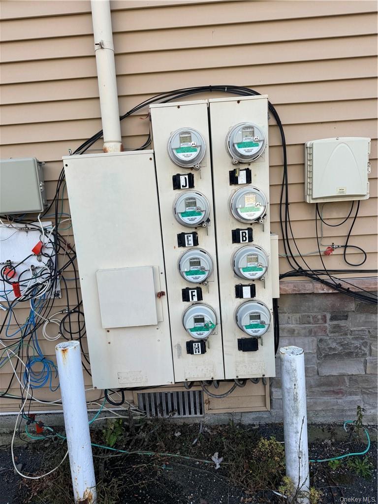 10 Burnside Avenue, Congers, NY 10920