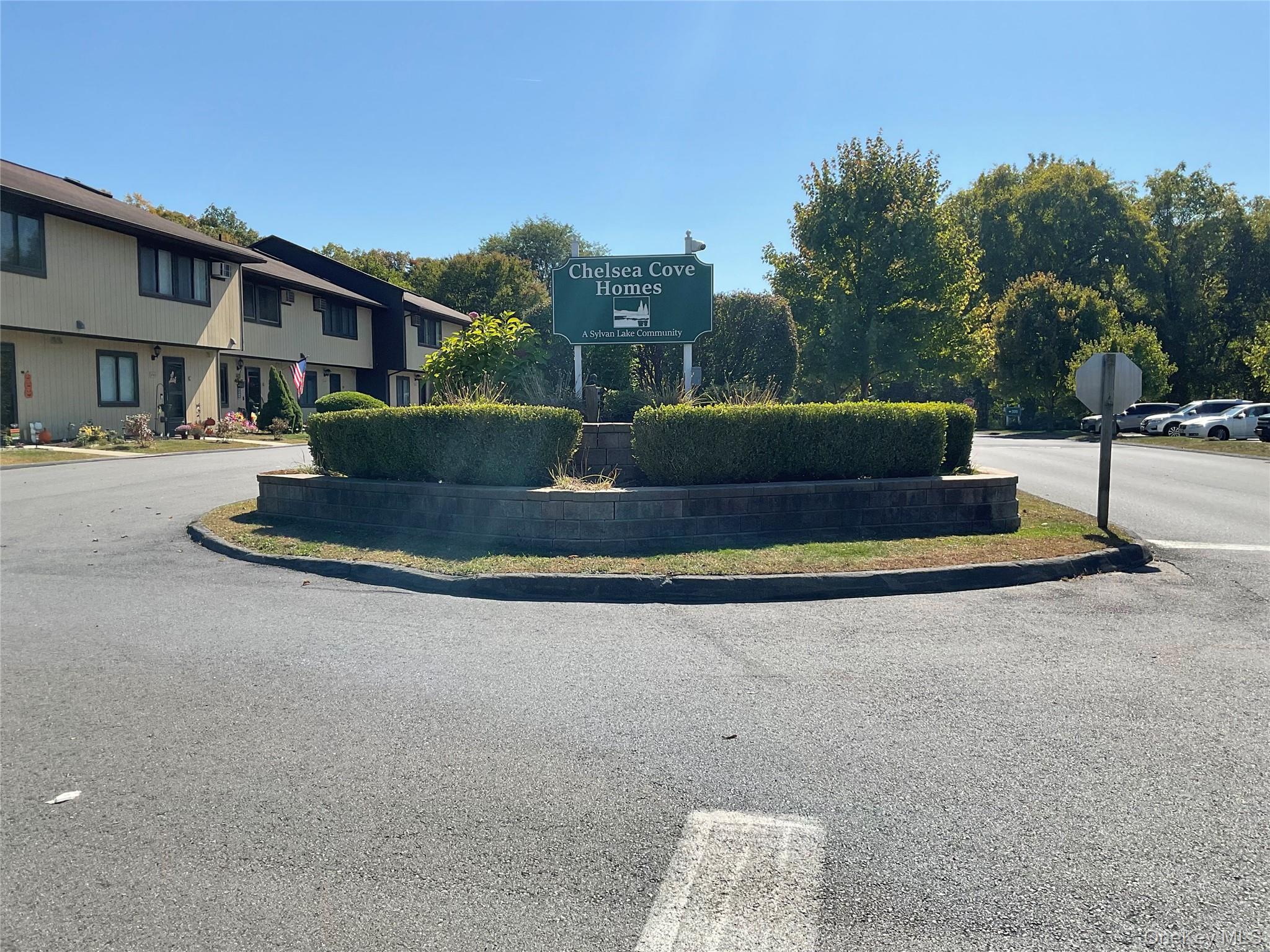 706 S Chelsea Cove # 706, Hopewell Junction, NY 12533