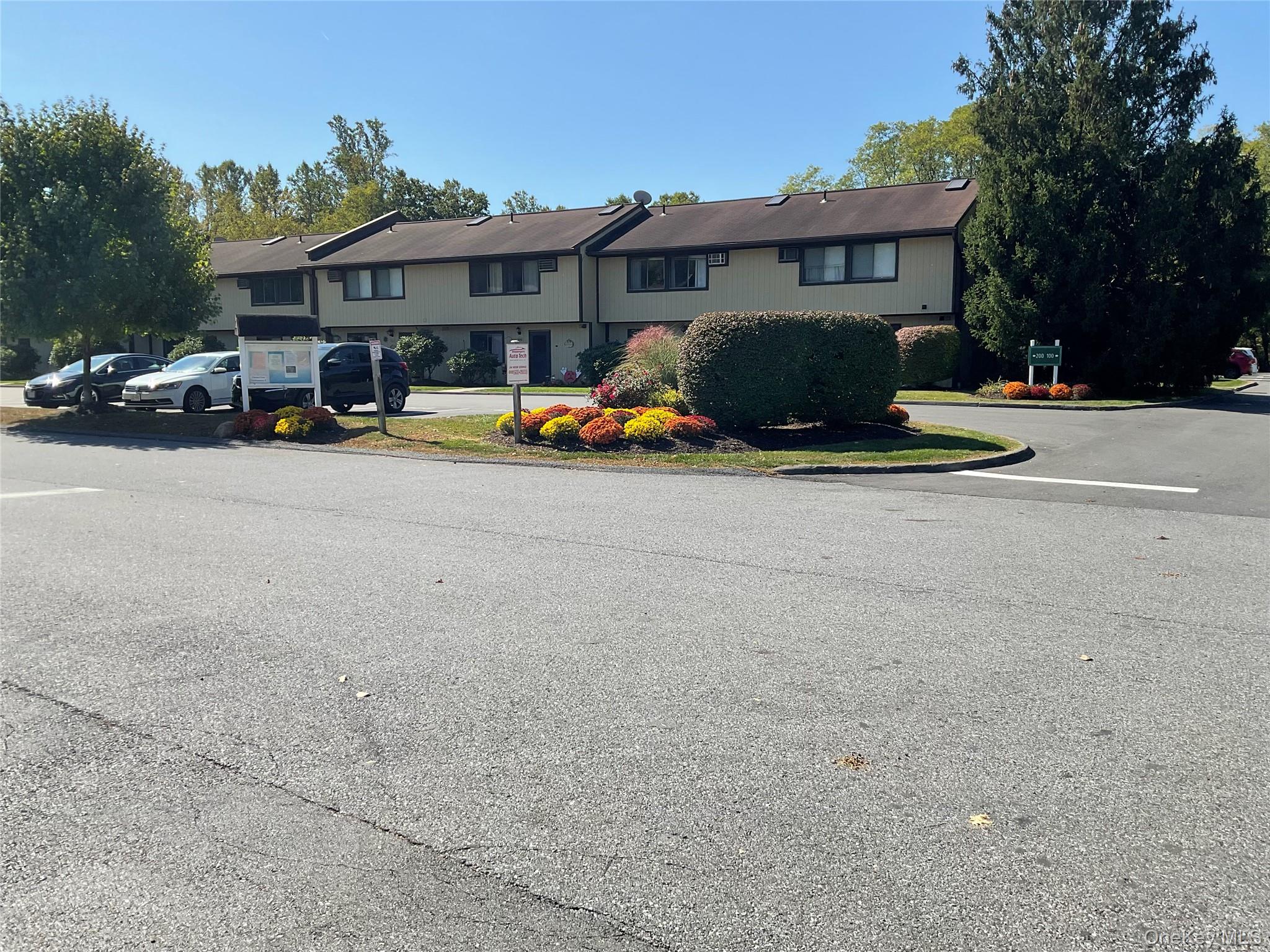 706 S Chelsea Cove # 706, Hopewell Junction, NY 12533