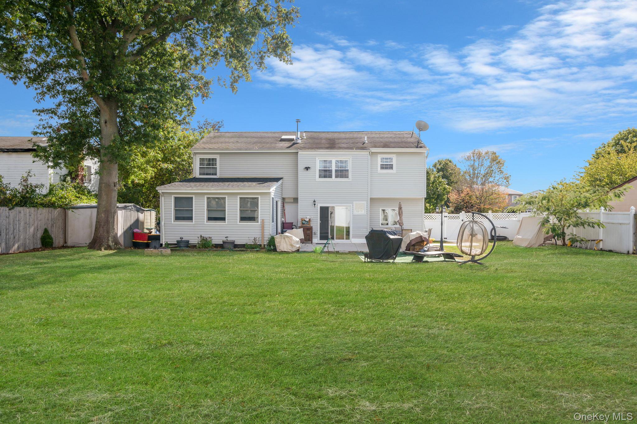 50 Forte Avenue, Medford, NY 11763