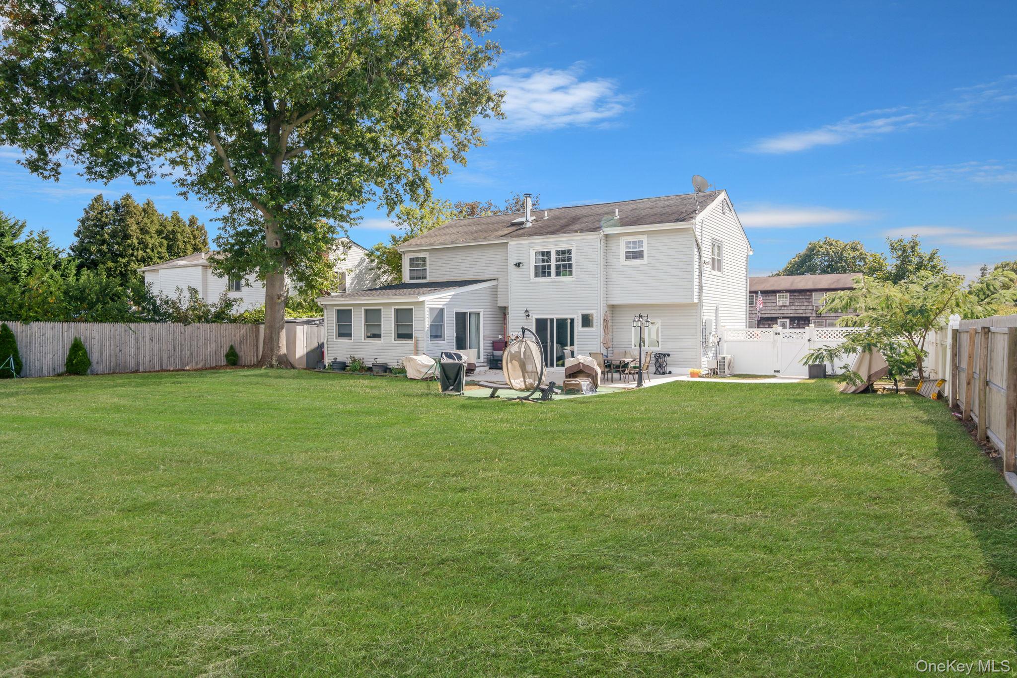 50 Forte Avenue, Medford, NY 11763