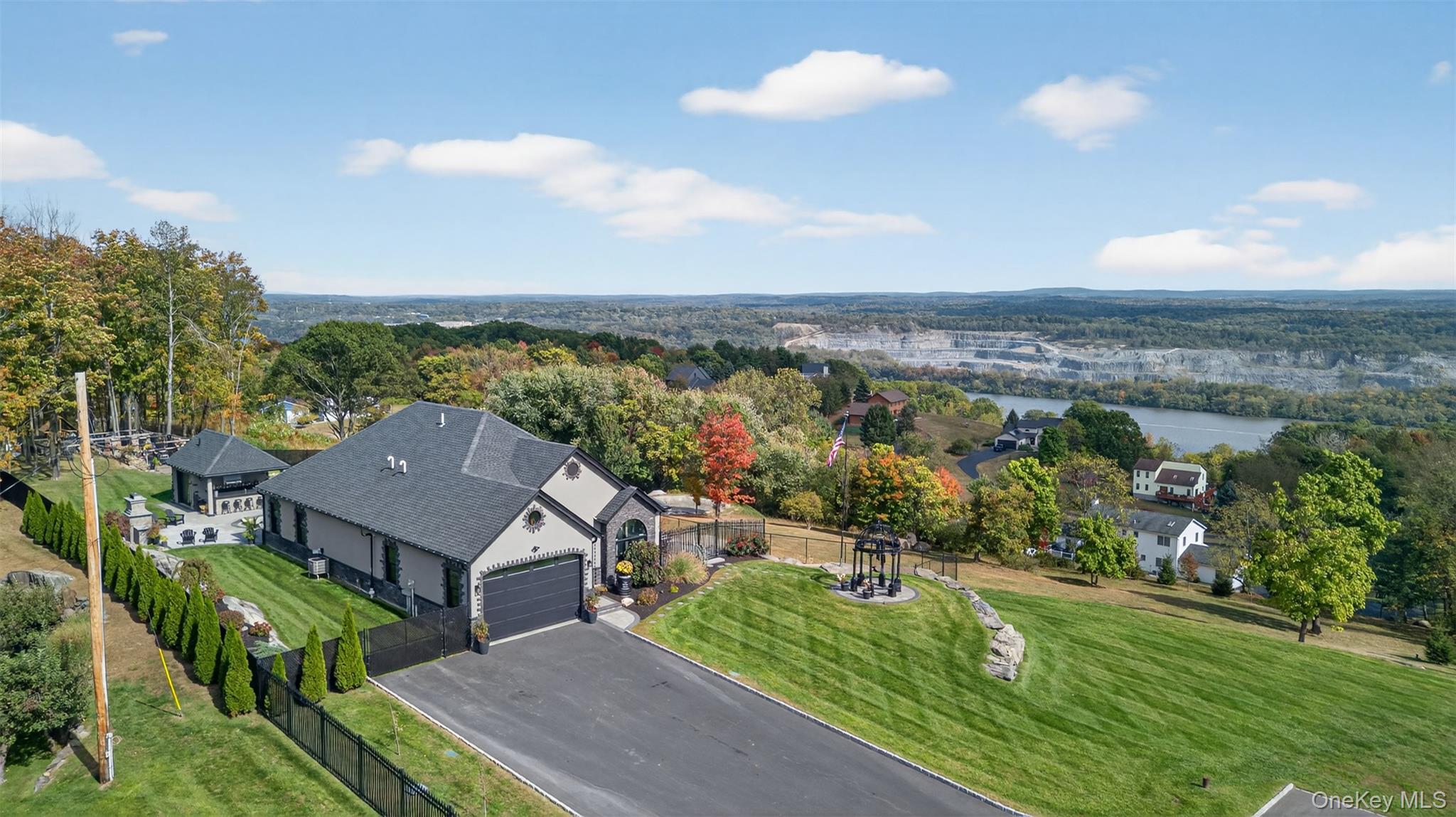 1582 Route 9W, Marlboro, NY 12542