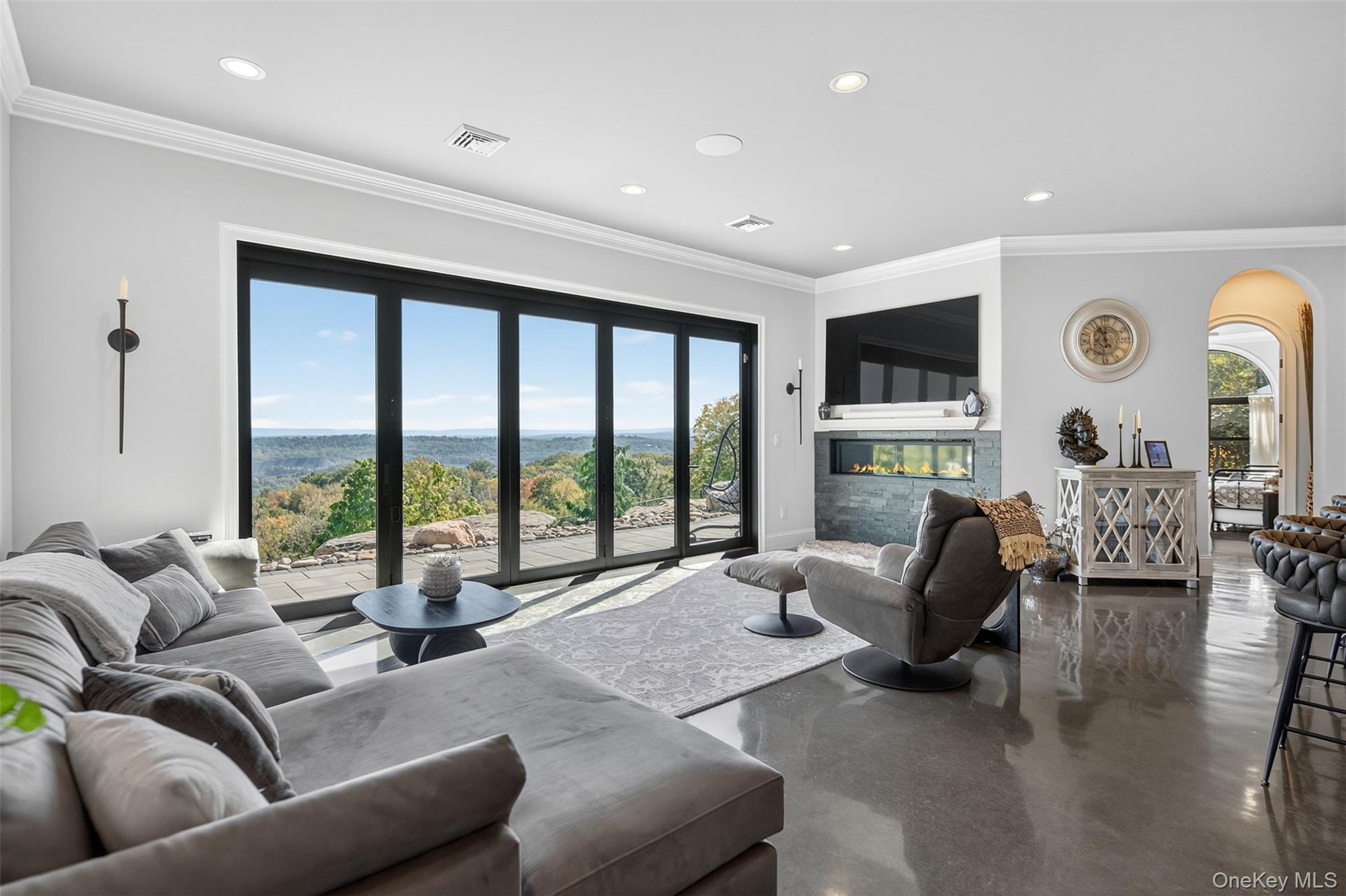 1582 Route 9W, Marlboro, NY 12542