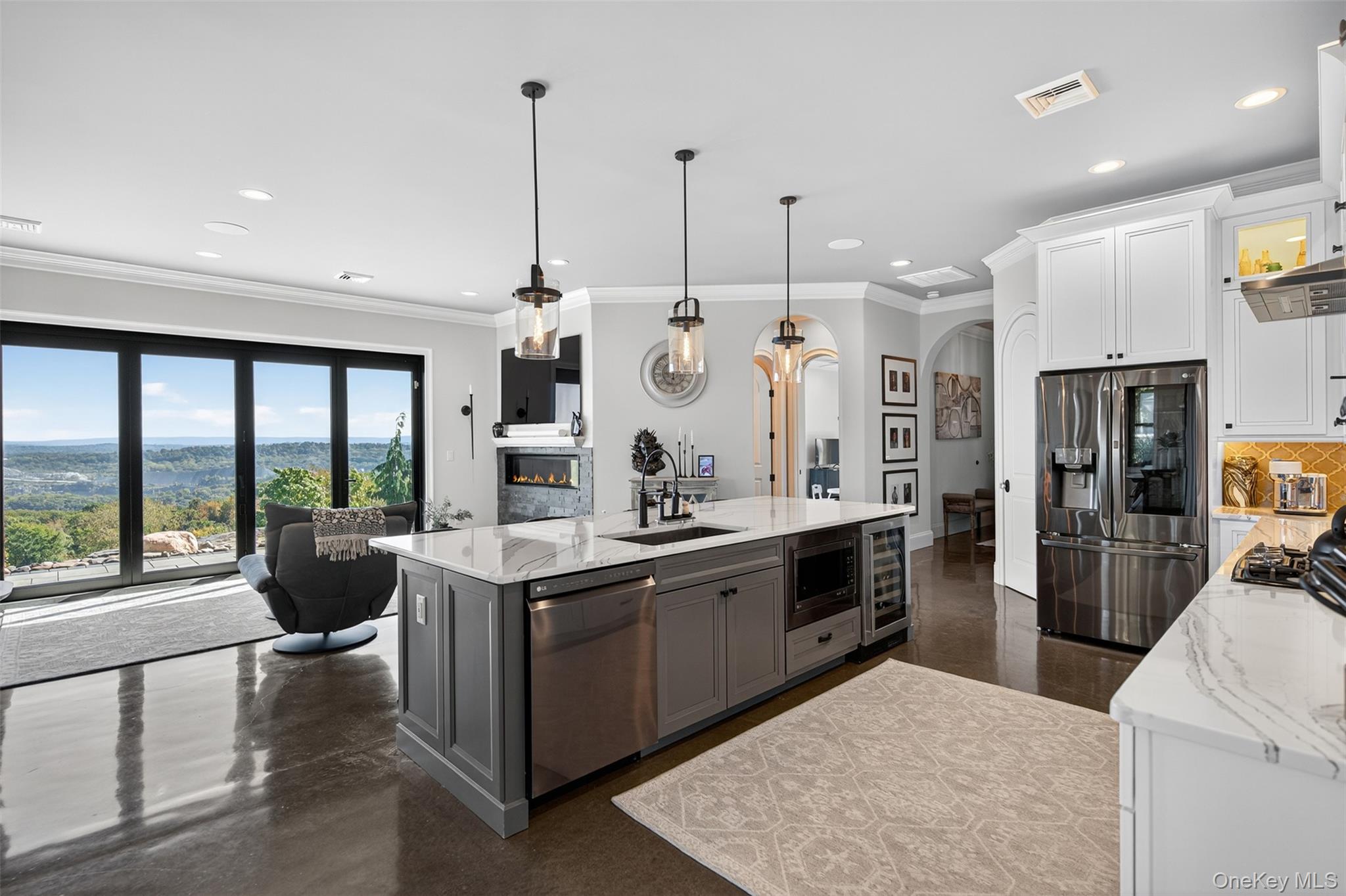 1582 Route 9W, Marlboro, NY 12542