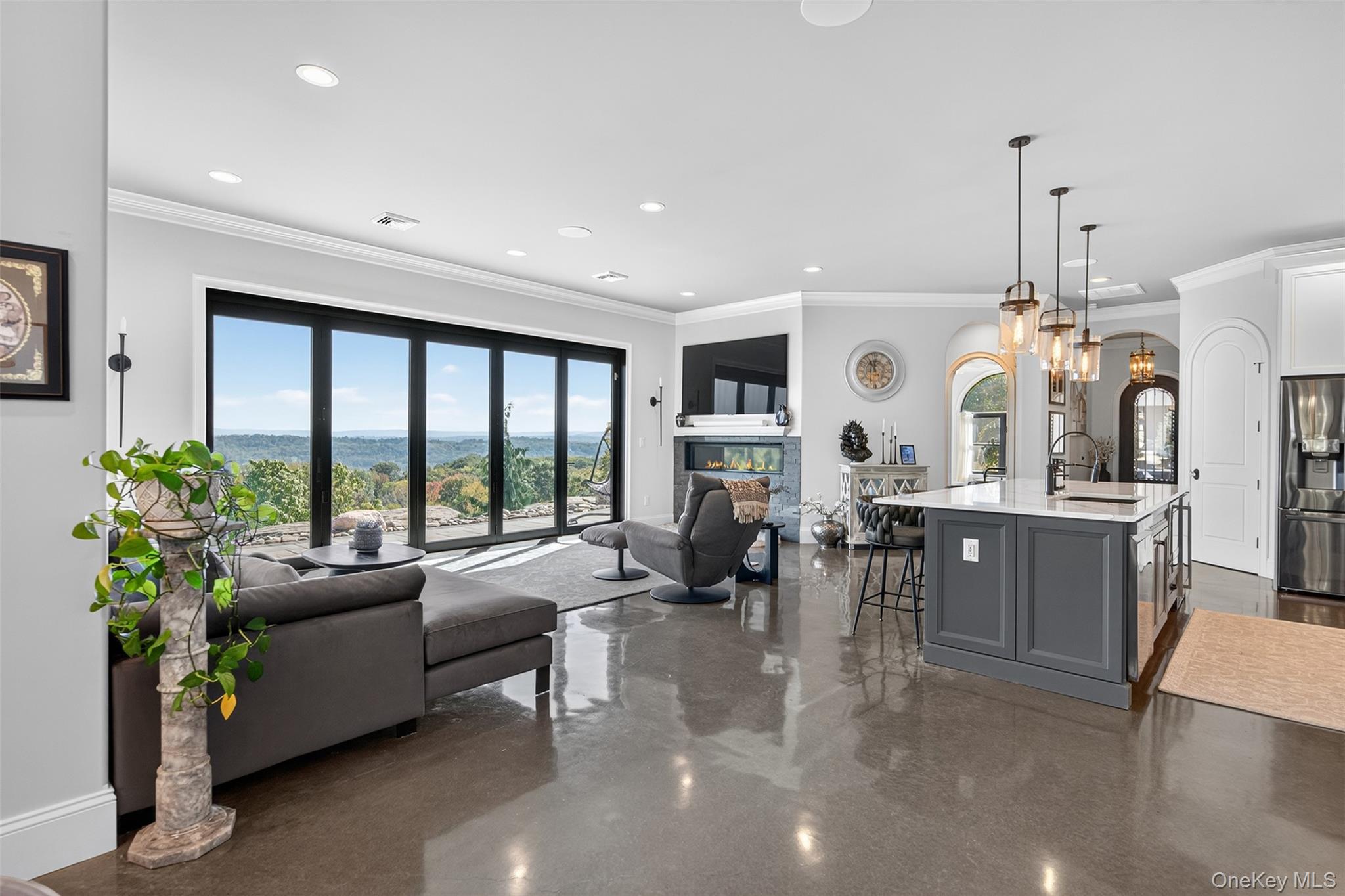 1582 Route 9W, Marlboro, NY 12542