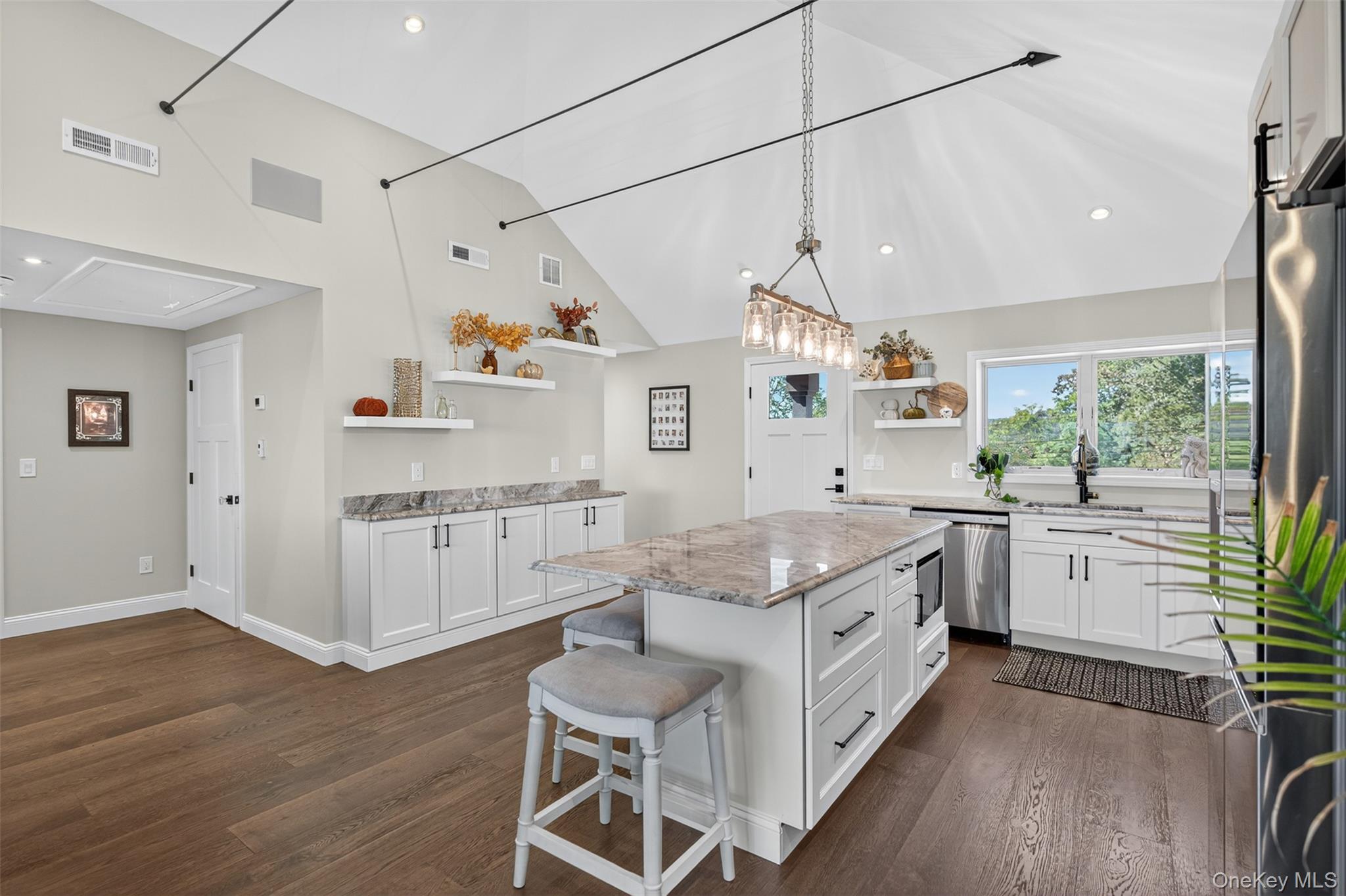 1568 Route 9W, Marlboro, NY 12542