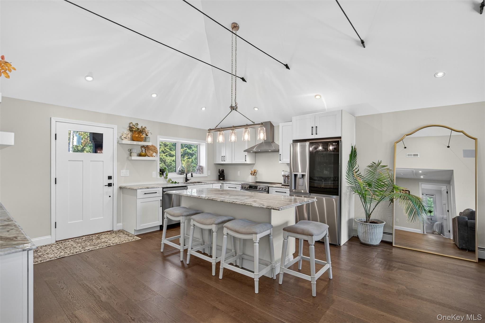 1568 Route 9W, Marlboro, NY 12542