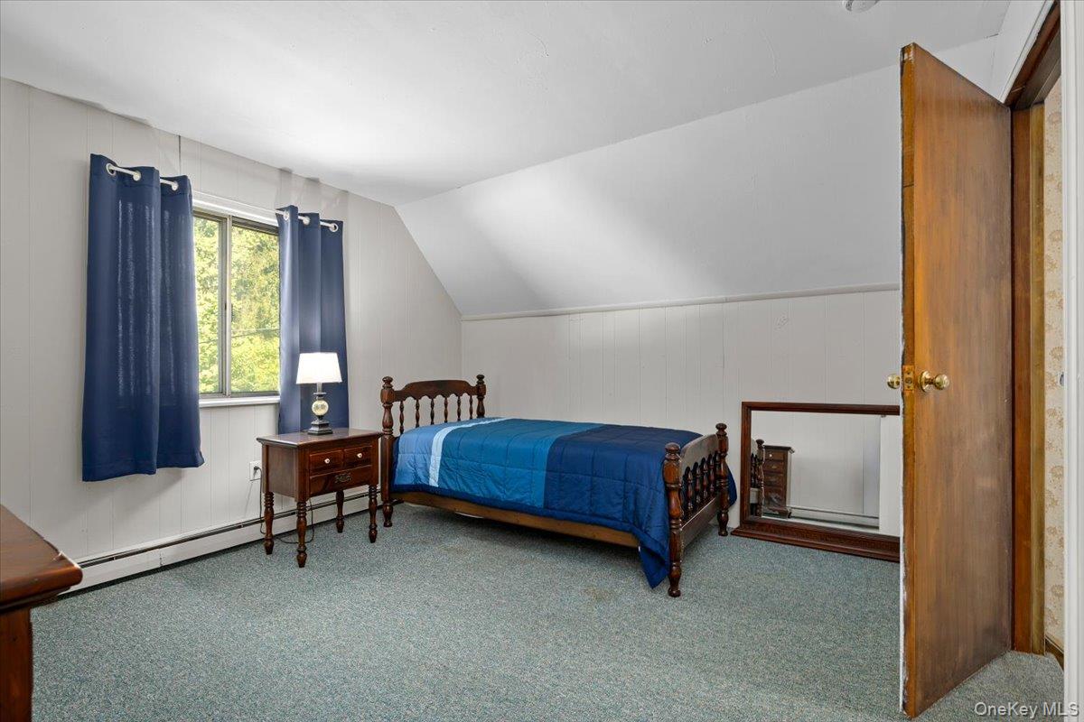 32 Ravenwood Drive, Kings Park, NY 11754