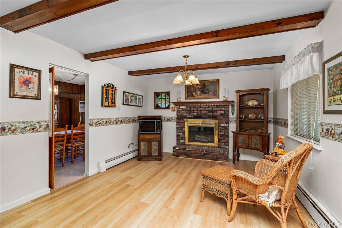 32 Ravenwood Drive, Kings Park, NY 11754