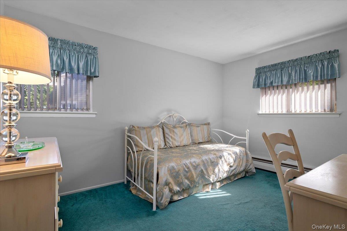 32 Ravenwood Drive, Kings Park, NY 11754