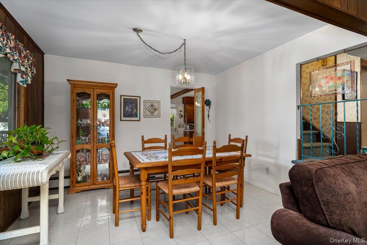 32 Ravenwood Drive, Kings Park, NY 11754