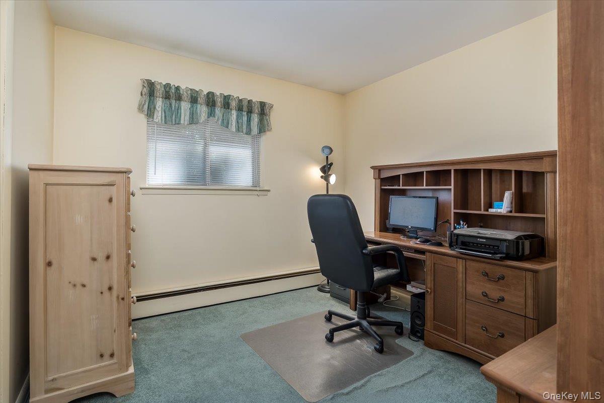 32 Ravenwood Drive, Kings Park, NY 11754