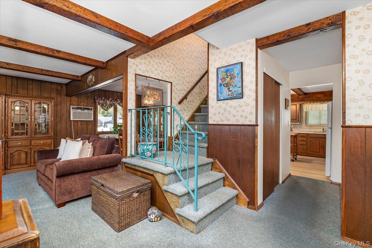 32 Ravenwood Drive, Kings Park, NY 11754