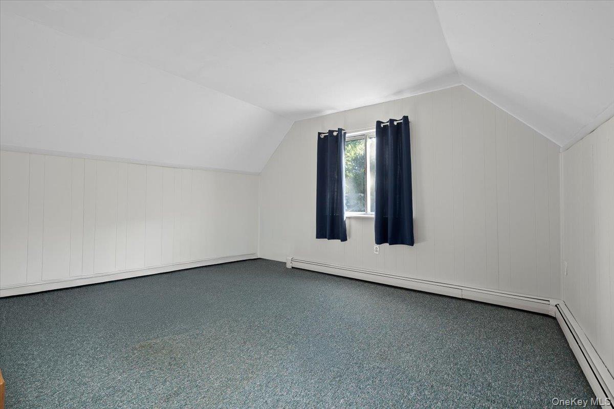 32 Ravenwood Drive, Kings Park, NY 11754