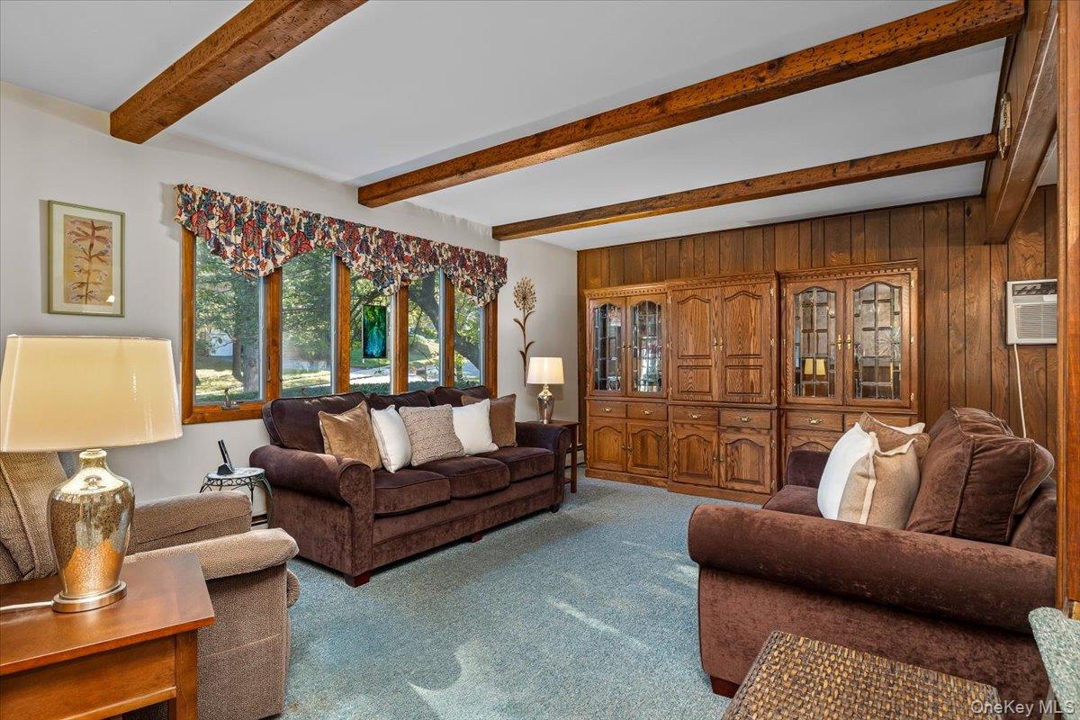 32 Ravenwood Drive, Kings Park, NY 11754