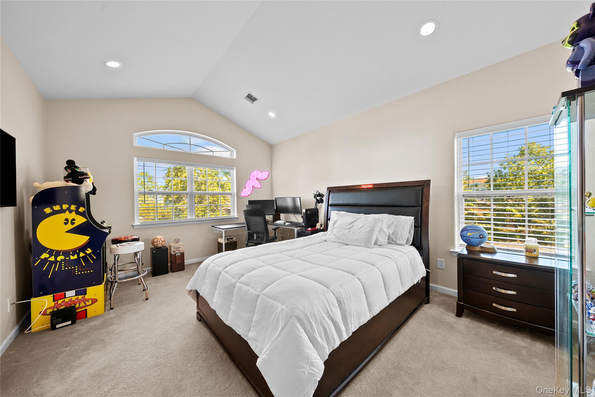 77 Hamlet Drive, Mount Sinai, NY 11766