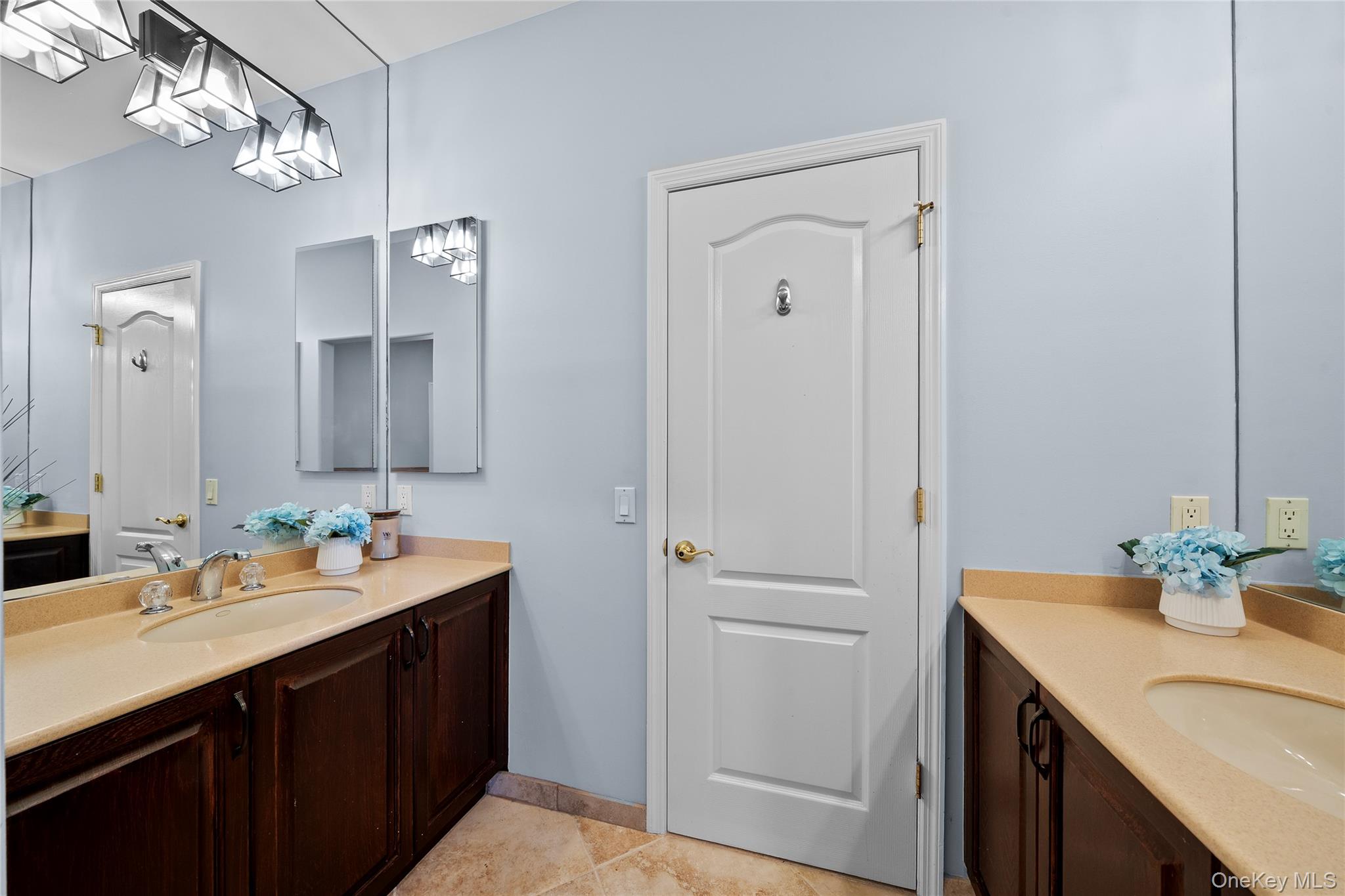 77 Hamlet Drive, Mount Sinai, NY 11766