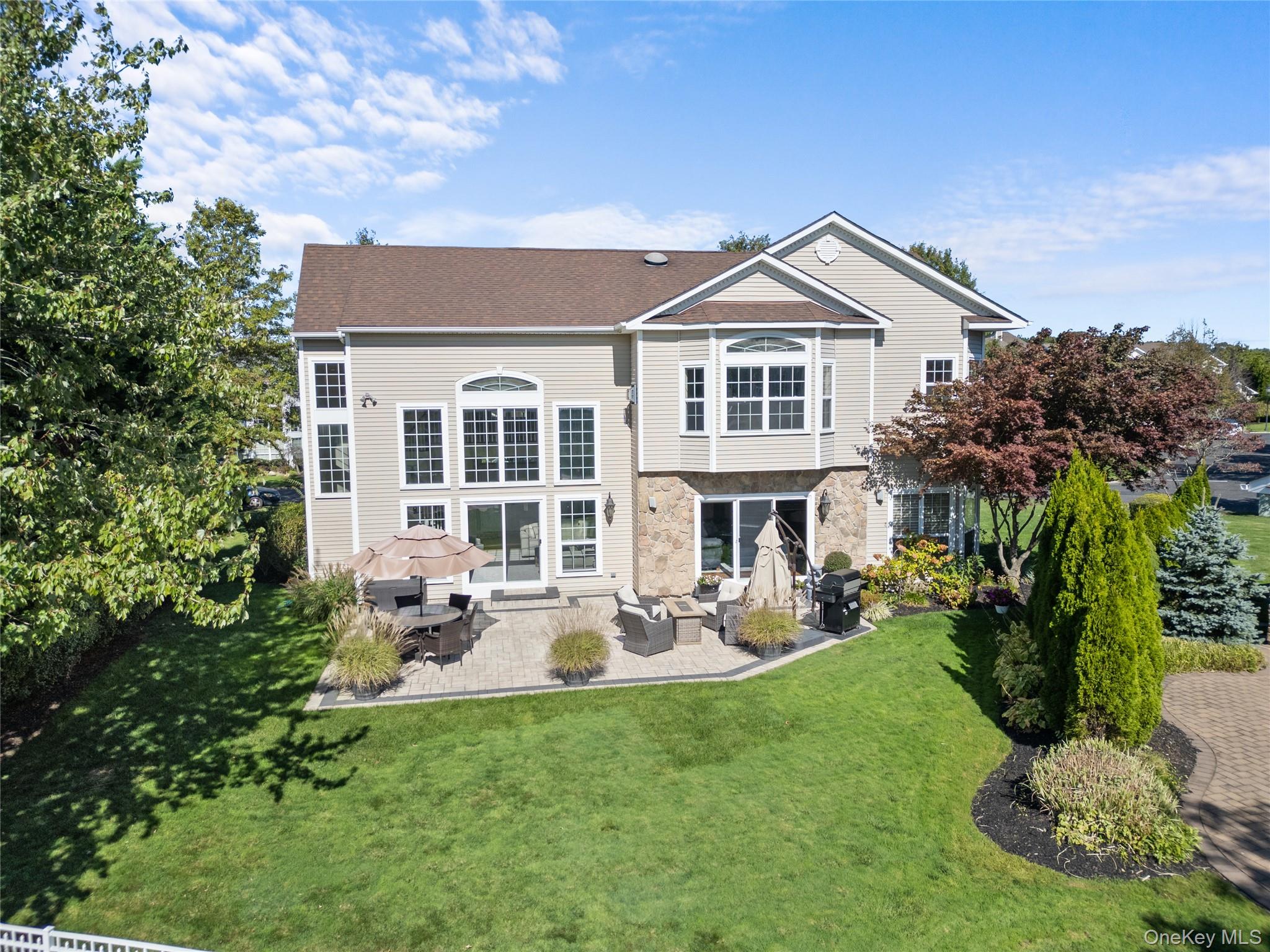 77 Hamlet Drive, Mount Sinai, NY 11766