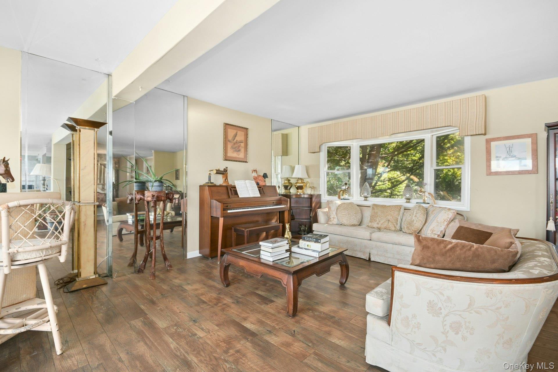 136 Connetquot Drive, Oakdale, NY 11769