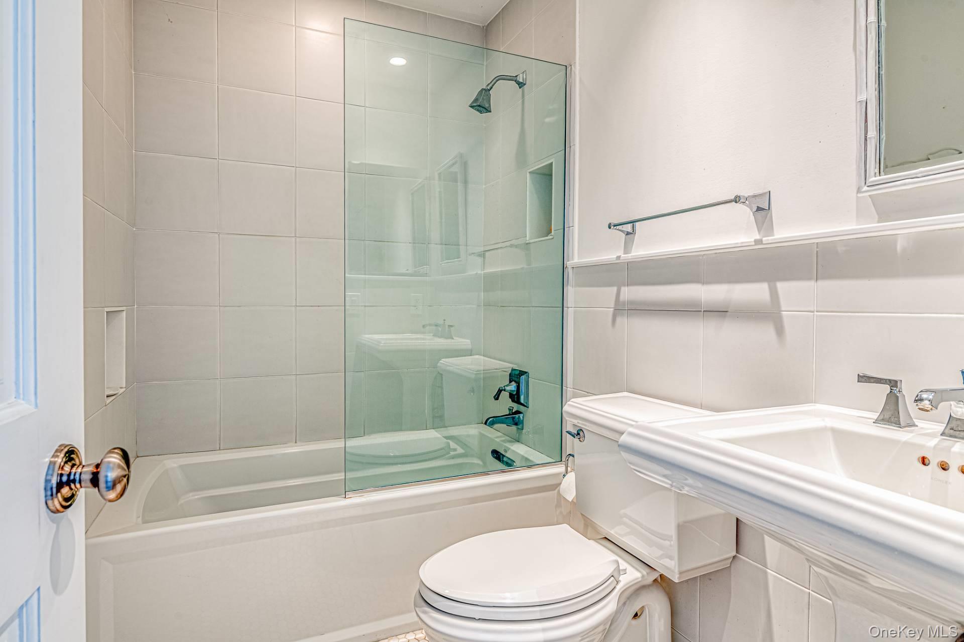 68 W Water Street # 2, Sag Harbor, NY 11963