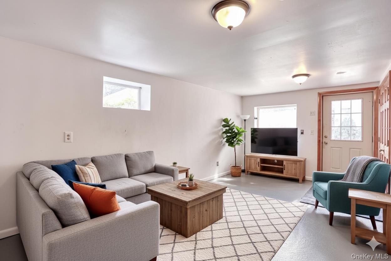 115 Greenbush Road, Tappan, NY 10983