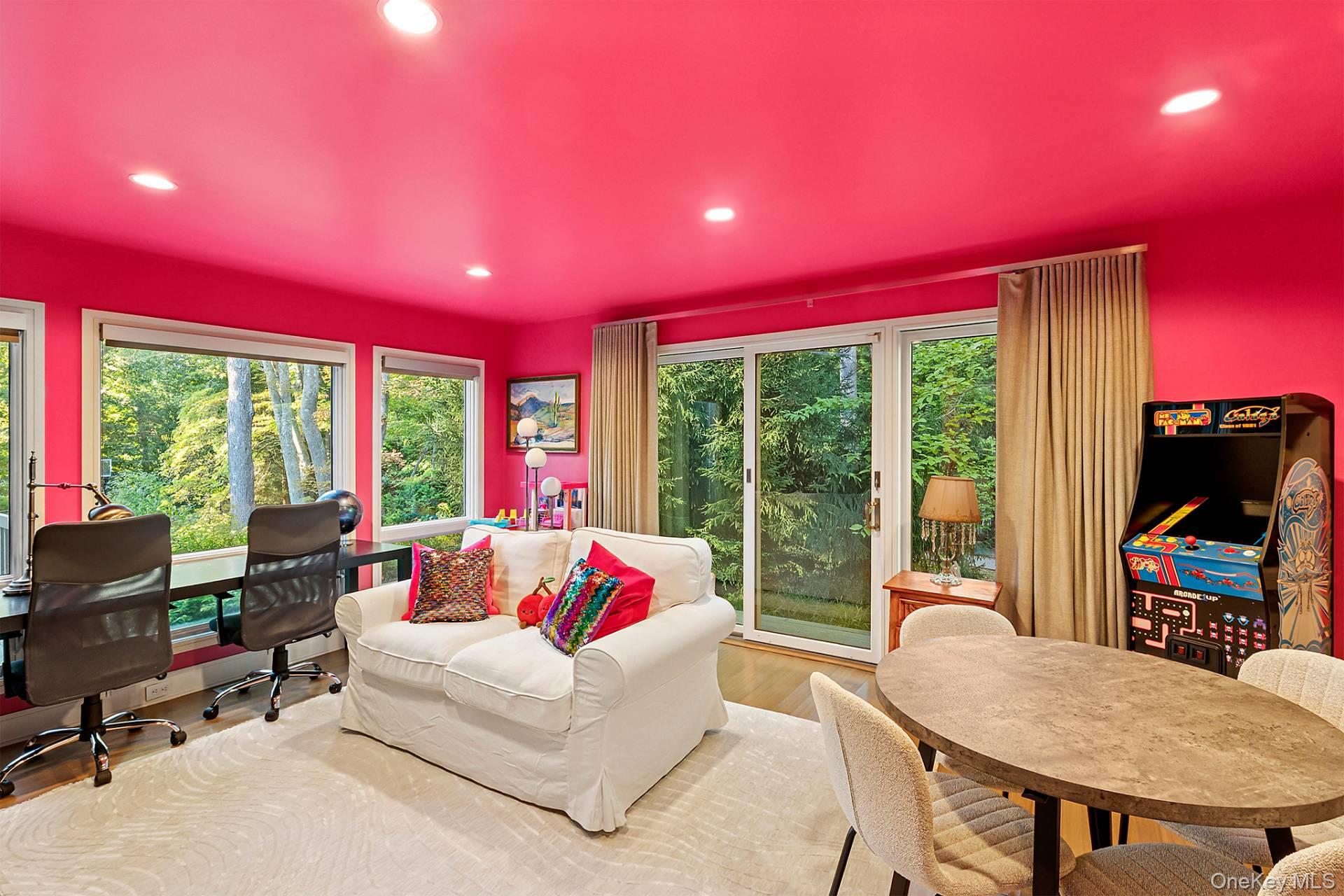 2587 Deerfield Road, Sag Harbor, NY 11963