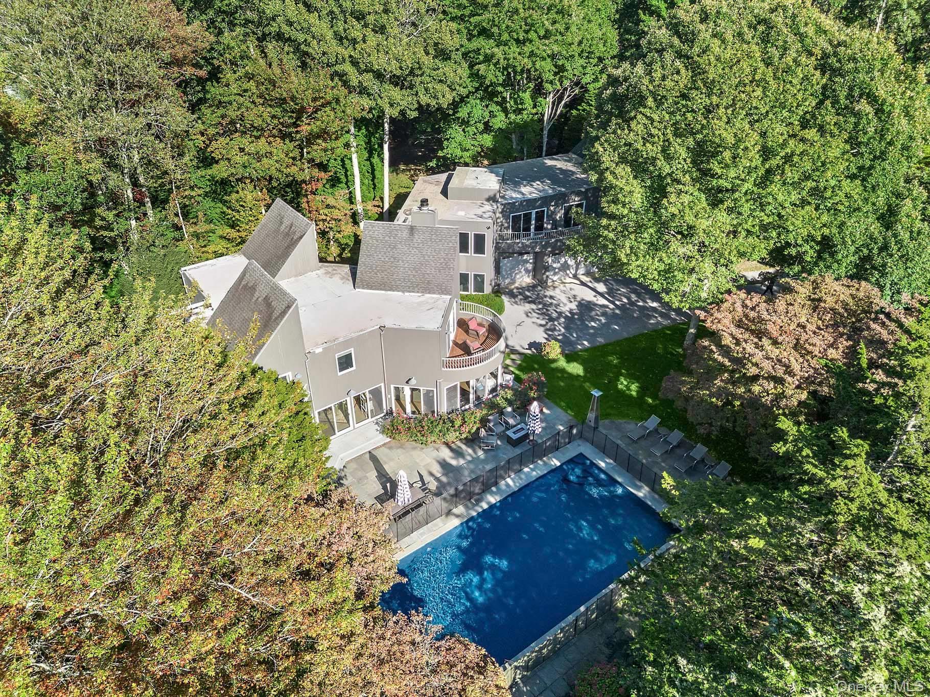 2587 Deerfield Road, Sag Harbor, NY 11963