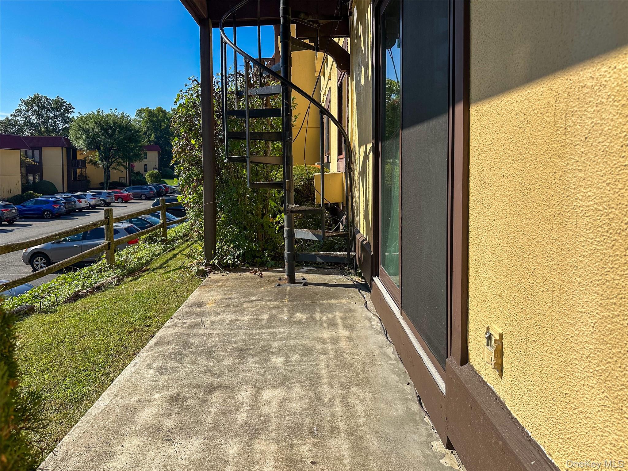 18 Granada Crescent # 1, White Plains, NY 10603