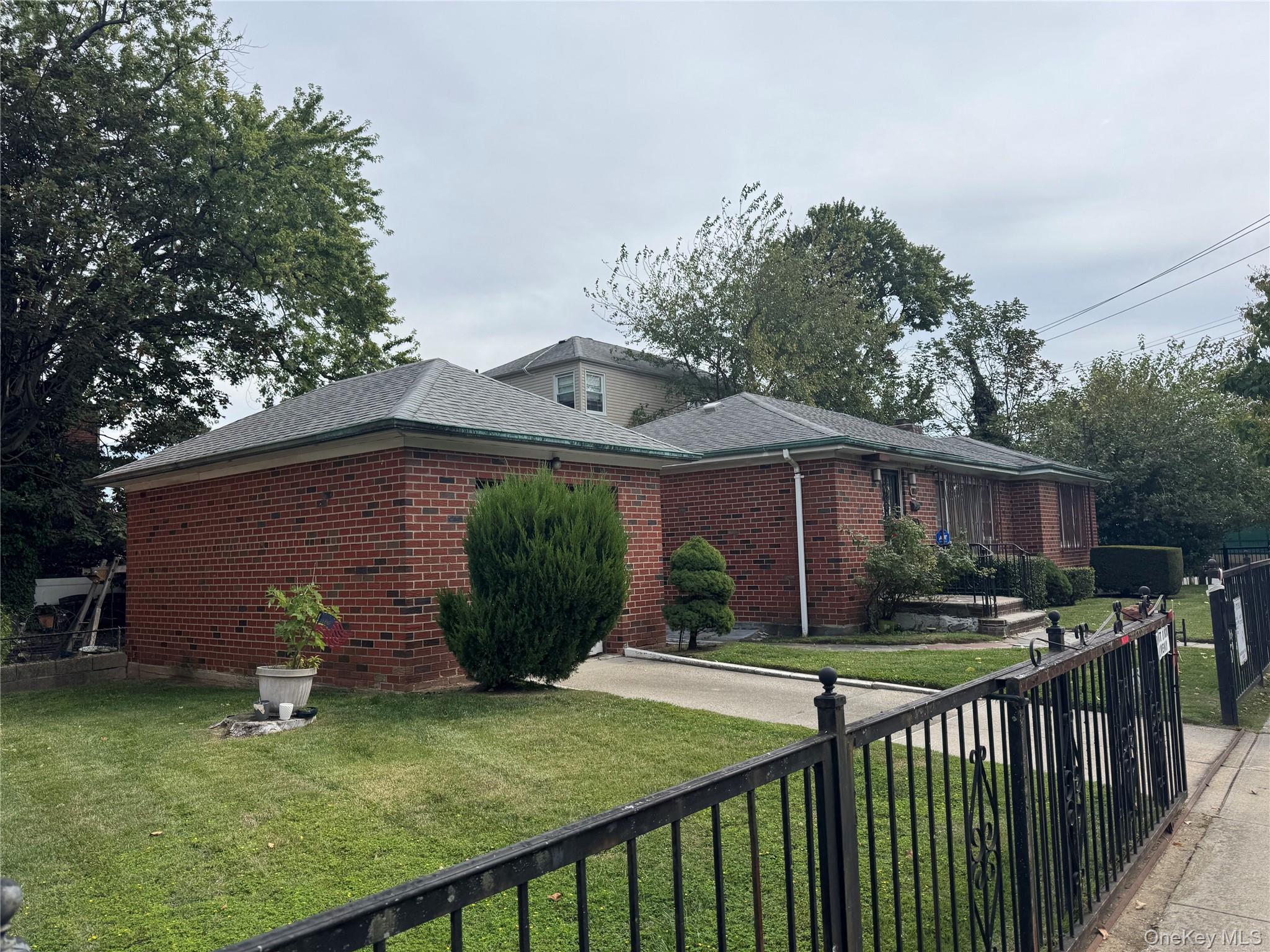 180 Swinton Avenue, Bronx, NY 10465