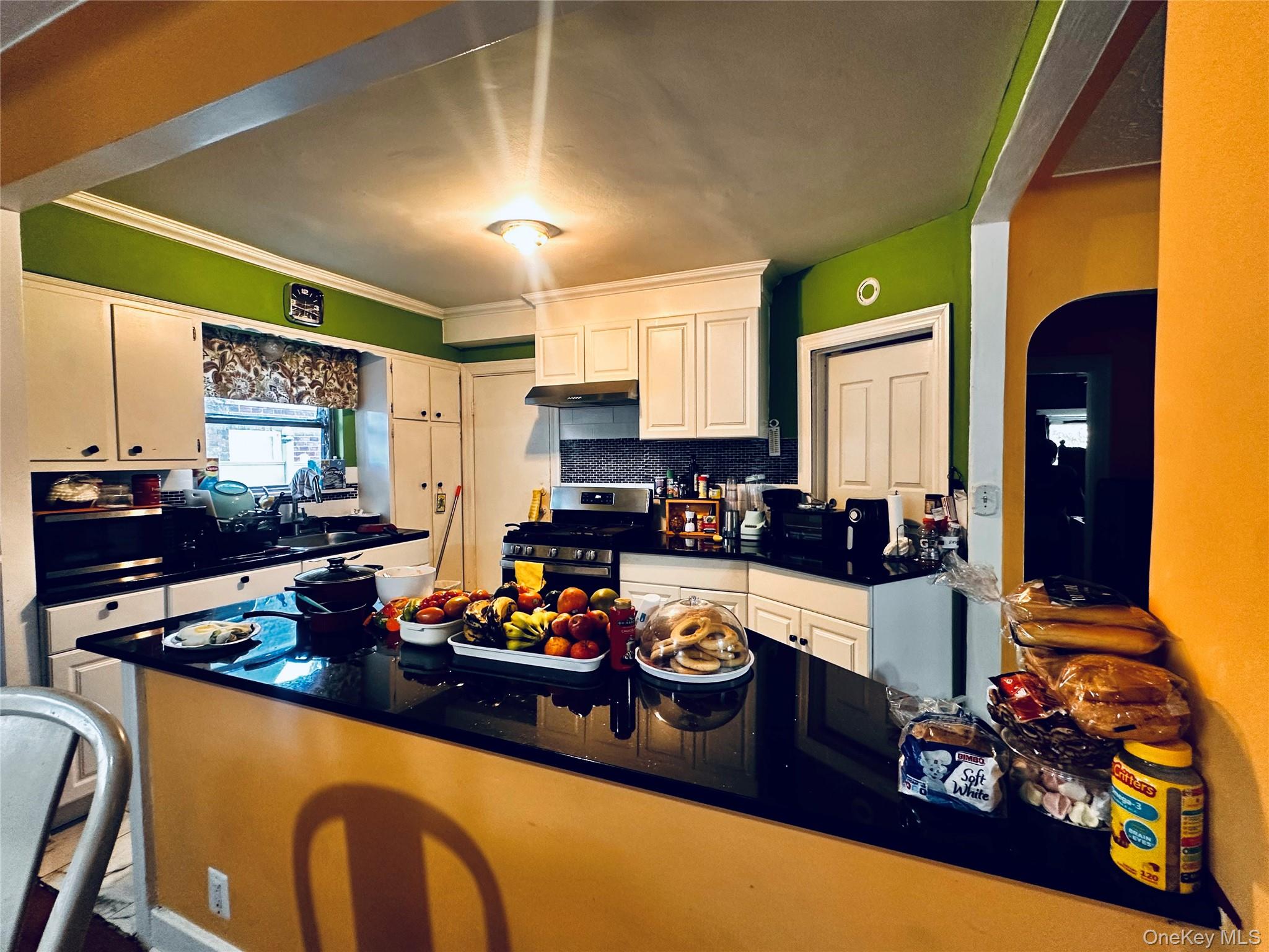 17 Flint Avenue, Hempstead, NY 11550