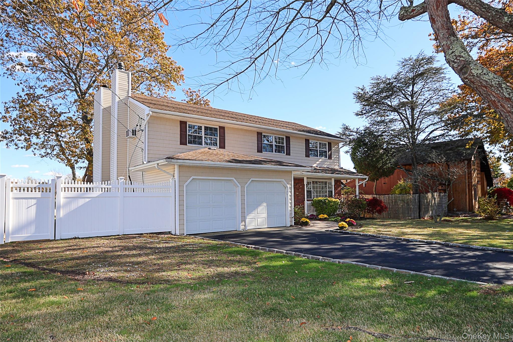 1 Deer Lake Drive, North Babylon, NY 11703