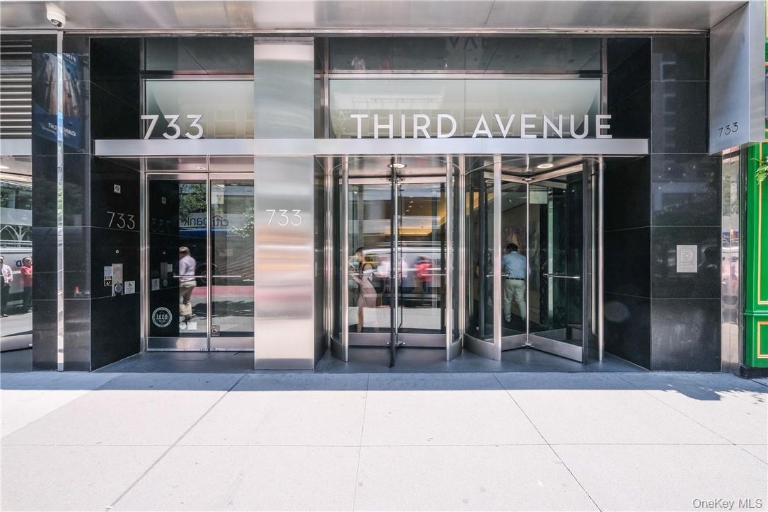 733 E 3 Avenue, New York (Manhattan), NY 10017
