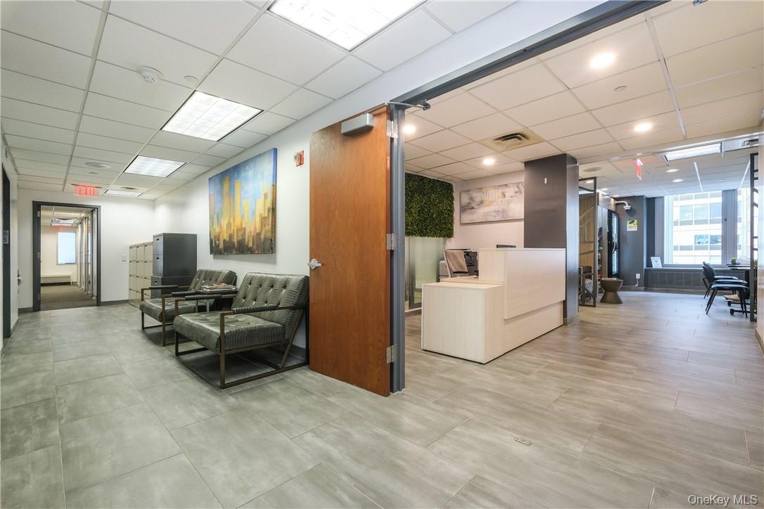 733 E 3 Avenue, New York (Manhattan), NY 10017