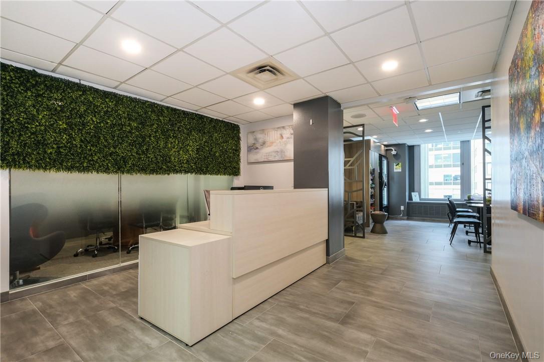 733 E 3 Avenue, New York (Manhattan), NY 10017