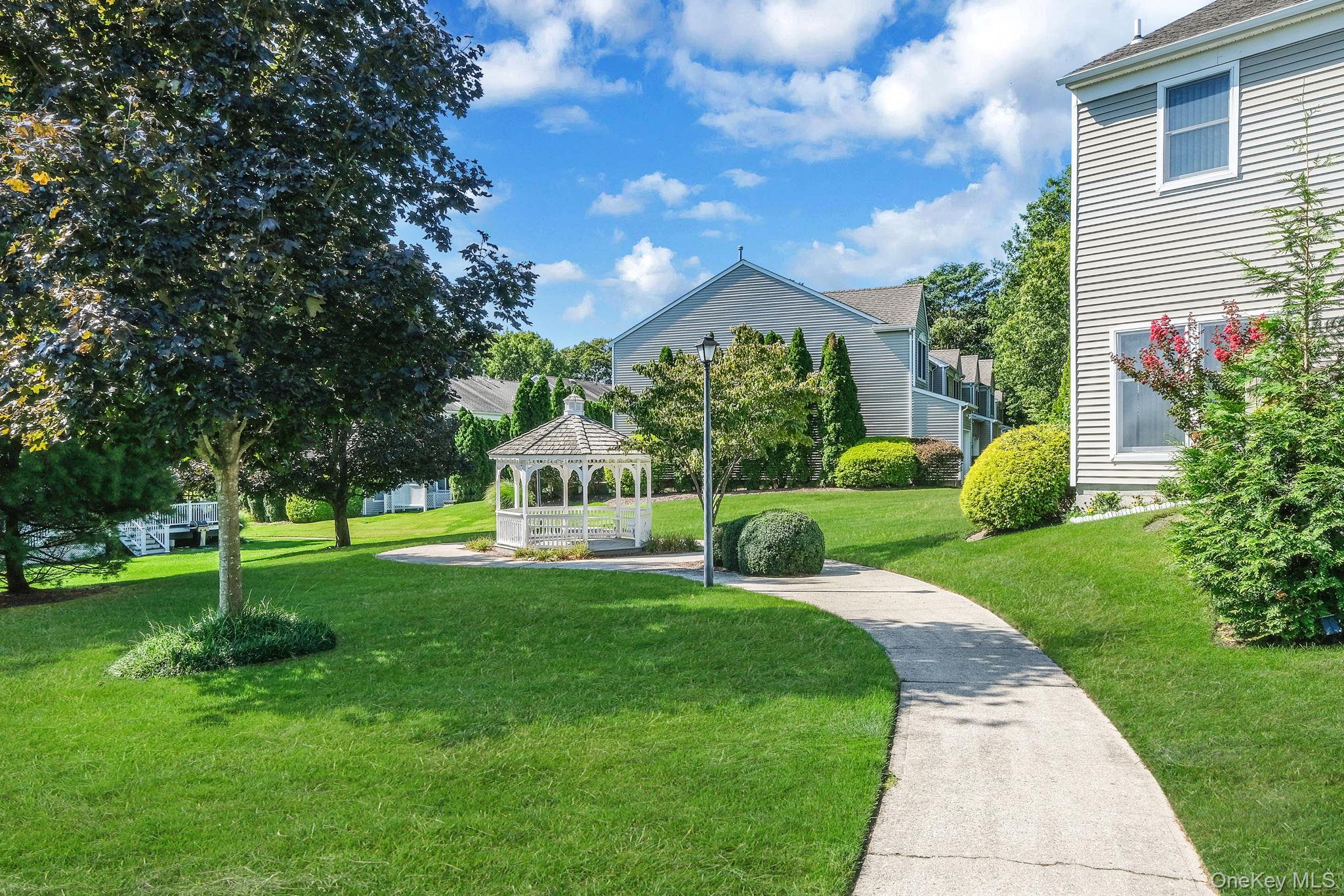 10 Sea Court Lane, Port Jefferson, NY 11777