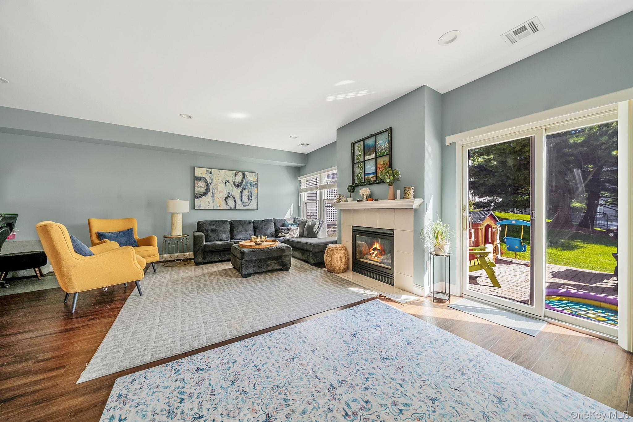 10 Sea Court Lane, Port Jefferson, NY 11777