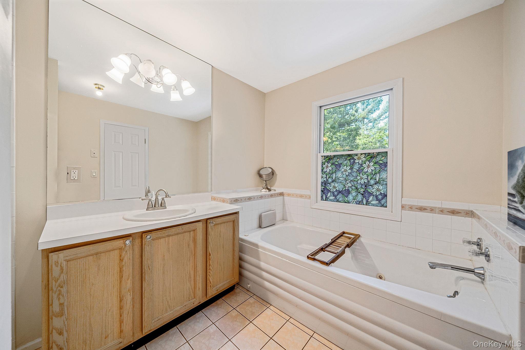 10 Sea Court Lane, Port Jefferson, NY 11777