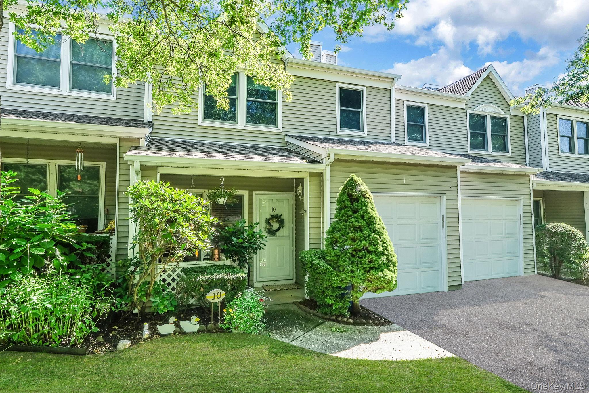 10 Sea Court Lane, Port Jefferson, NY 11777
