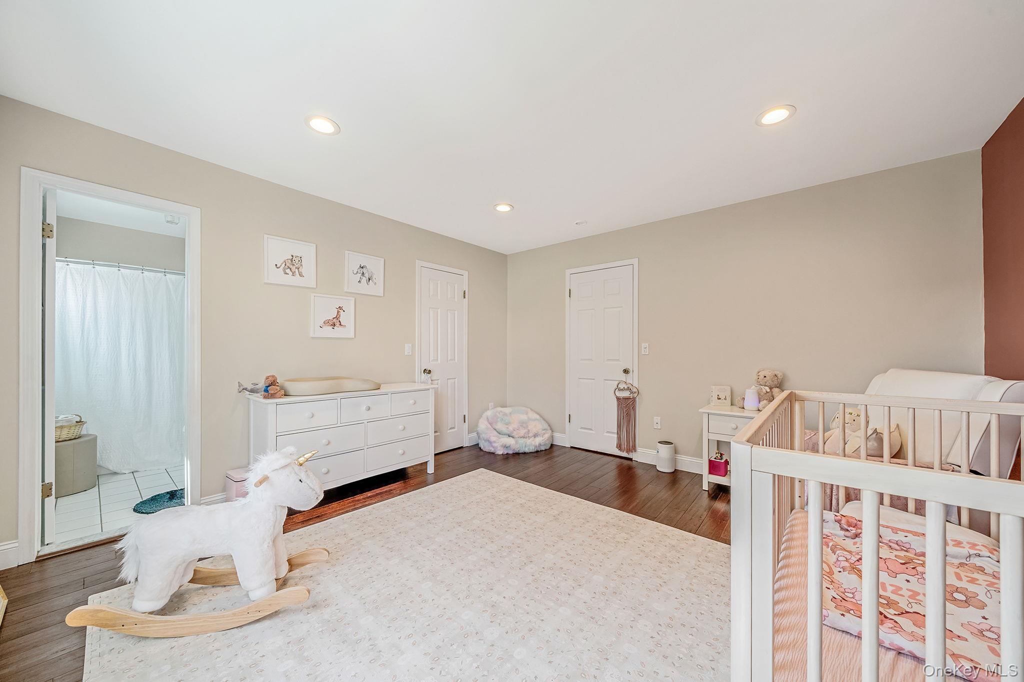 10 Sea Court Lane, Port Jefferson, NY 11777