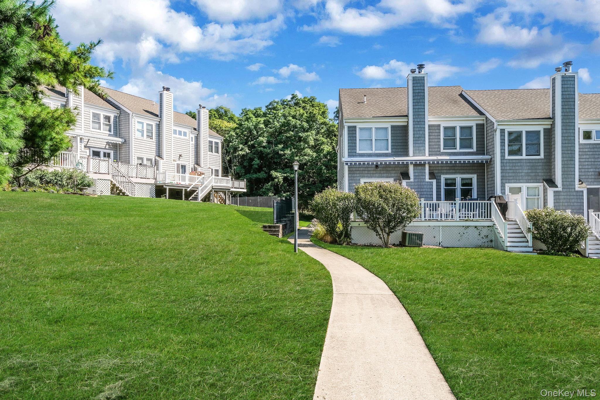 10 Sea Court Lane, Port Jefferson, NY 11777