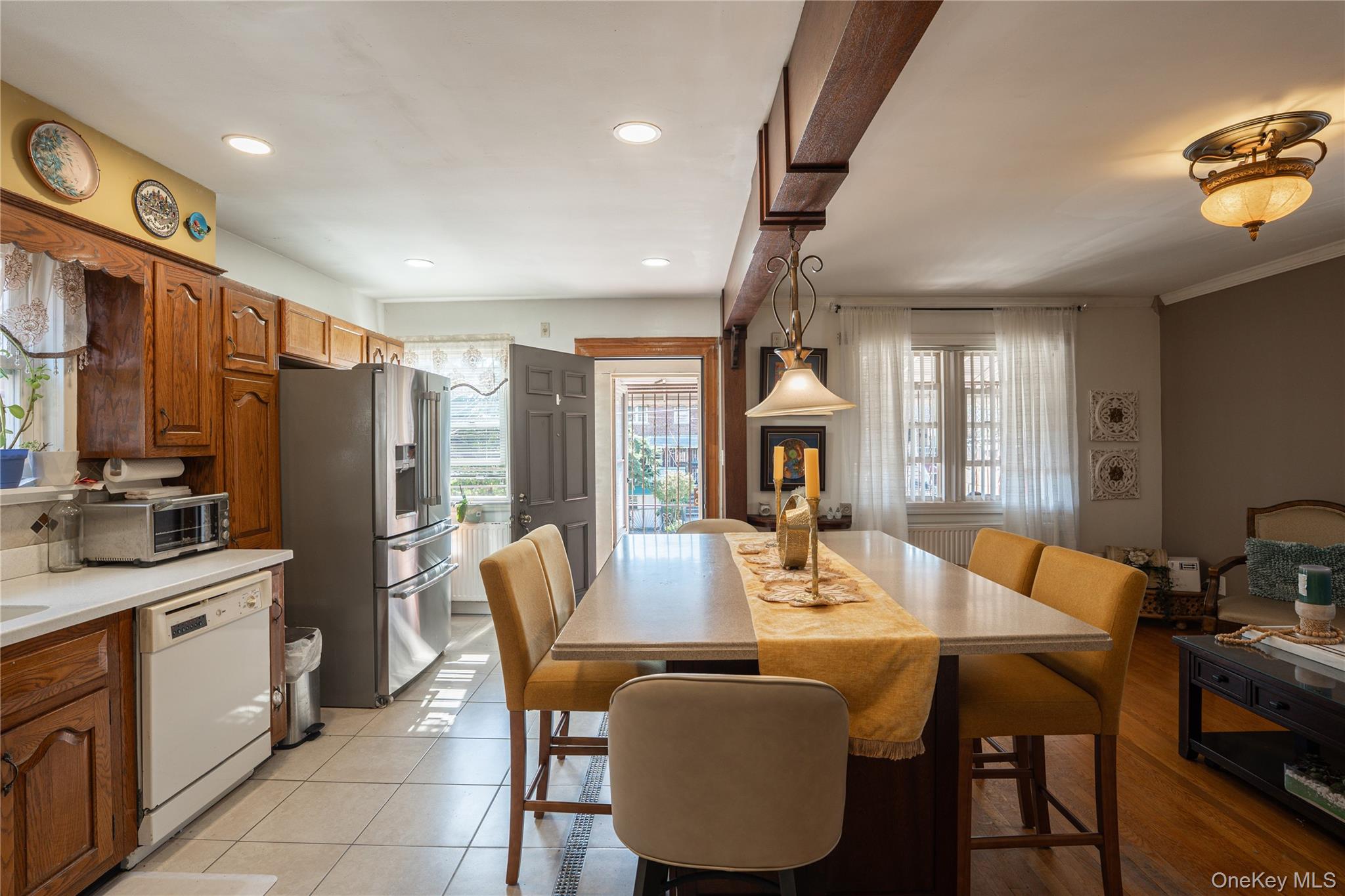 955 E 212th Street, Bronx, NY 10469