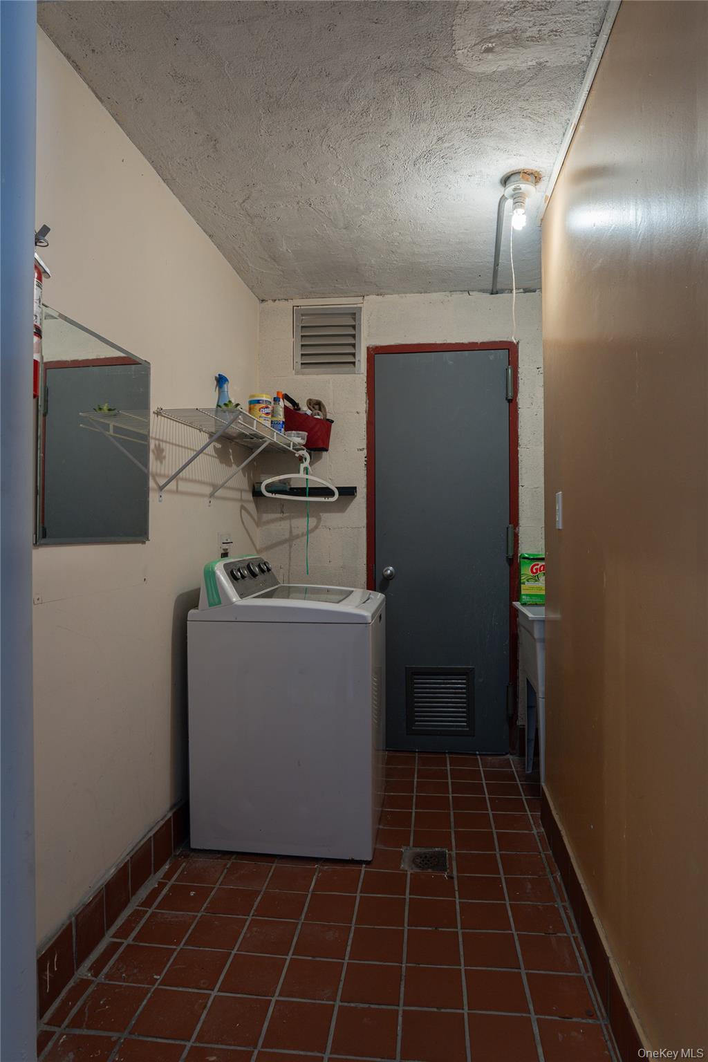 955 E 212th Street, Bronx, NY 10469