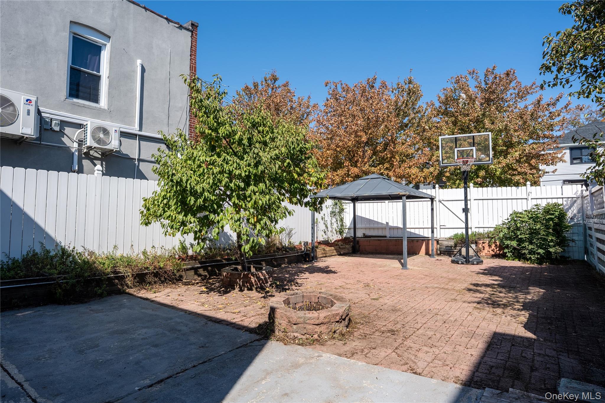 955 E 212th Street, Bronx, NY 10469