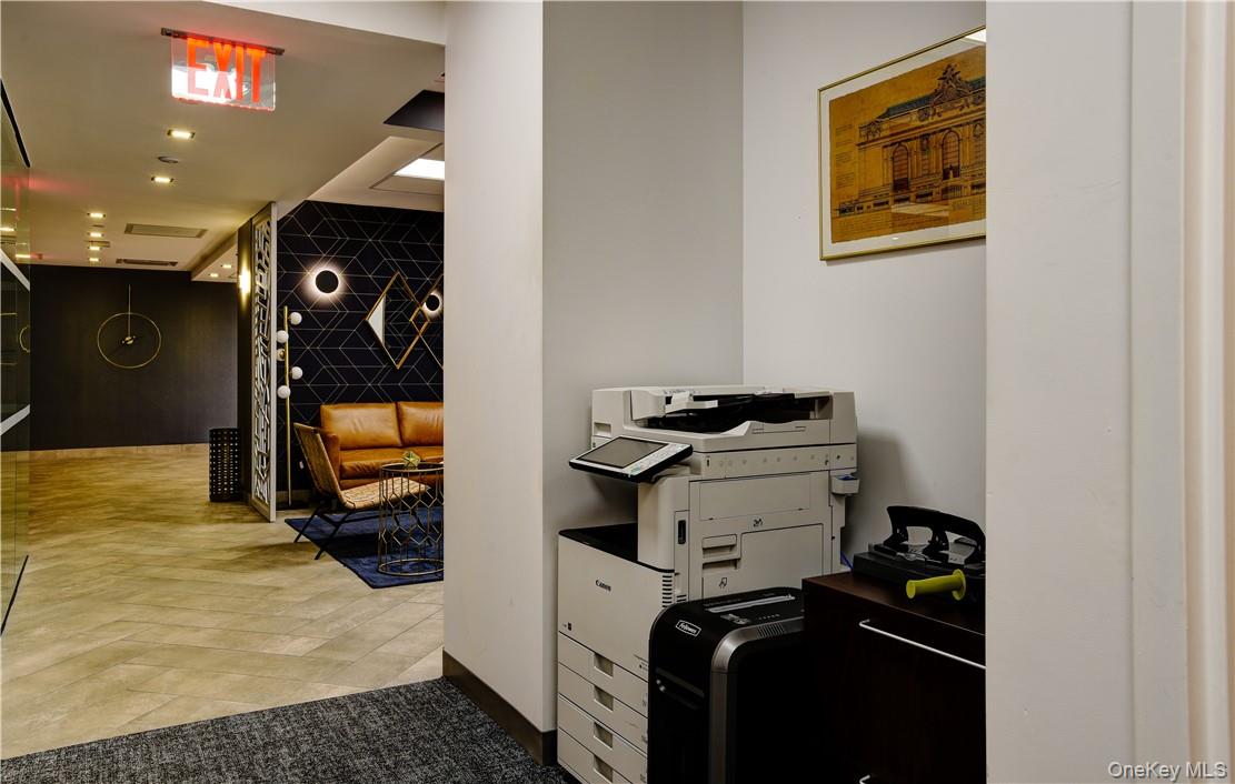 420 E Lexington Avenue, New York (Manhattan), NY 10170